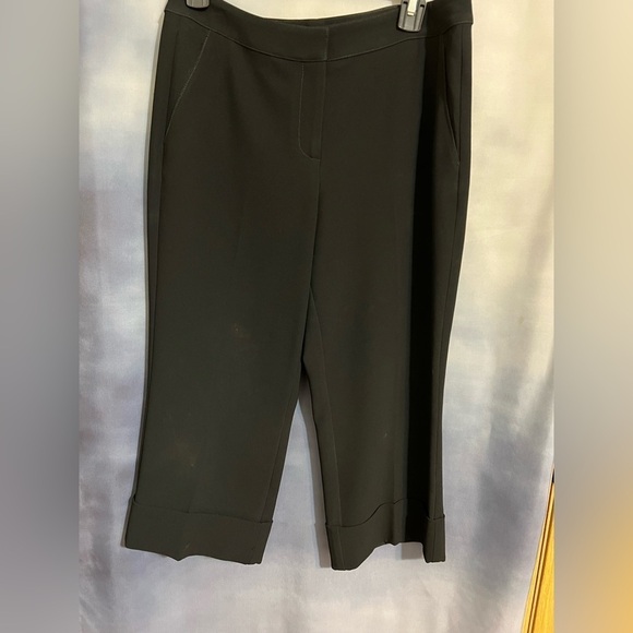 St. John Pants - St. John cropped straight leg black pants with cuff size 6.